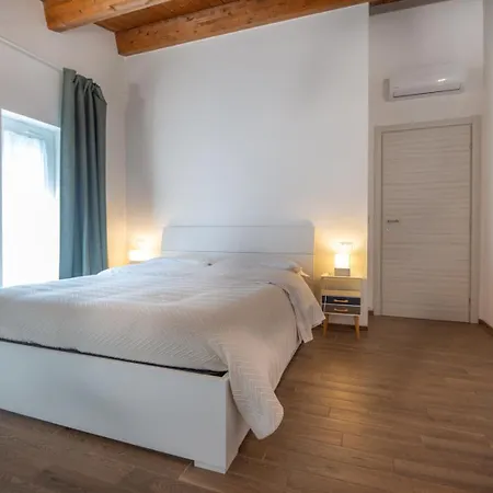 Villamarea فندق مبيت وإفطار فرانكافيلا أل ماري