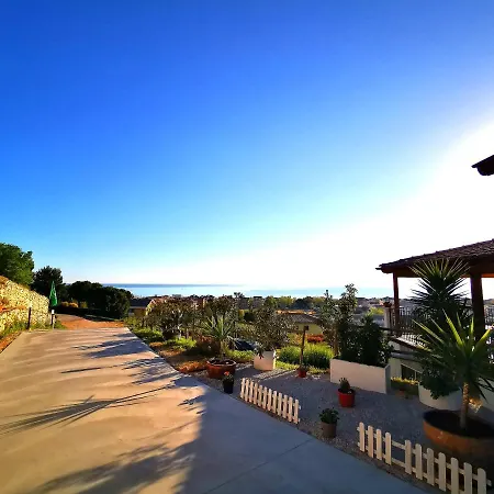 Bed & Breakfast Villamarea 4*