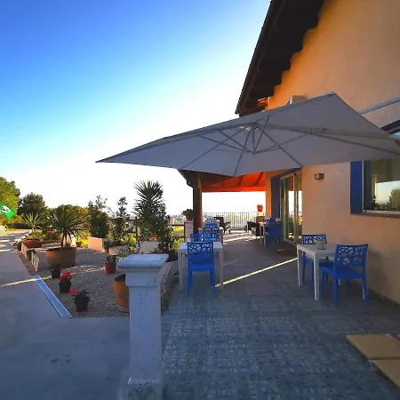 ベッド・アンド・ブレックファスト Villamarea 4*