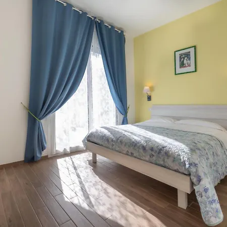 ベッド・アンド・ブレックファスト Villamarea 4*