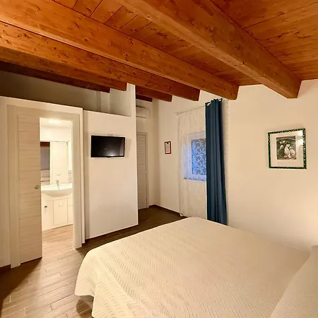 Villamarea Bed & Breakfast
