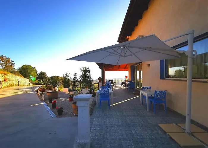 Bed and breakfast Villamarea 4*